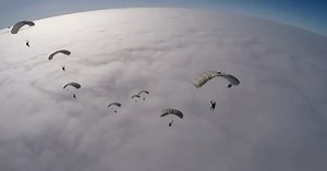 Video đặc nhiệm Nga “tả xung hữu đột” như phim hành động