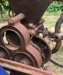 228K views · 2.8K reactions | Rusty Grain Crusher Restoration | Eurl grouz tex | Facebook