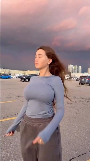 No bra bouncing big boobs beautiful girl #bouncing #nobra #nobrachallenge #nobratrending #viralshort