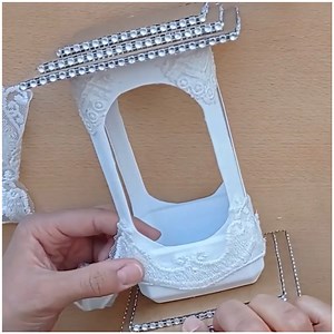 1.1M views · 7.6K reactions | Repurposing a plastic bottle into a beautiful lantern! | MetDaan DIY | Facebook