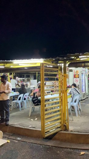 Xiu Ye Mao (小夜猫) serves kick-ass pan mee, prepared by Indian locals. The pinched pan mee soup, mala pan mee and curry loh pan mee are my usual orders. The stall is pretty humid so be prepared to sweat, especially if you’re having the mala pan mee. 😆 #panmee #streetfood | Bangsar Babe