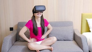 Video Woman Wear Vr Living Room Stock Footage Video (100% Royalty-free) 32669257 | Shutterstock