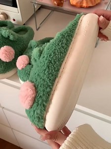 Watch Frog Slippers Winter on Amazon Live