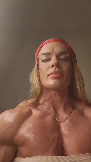 Lida Geagea 🙂💪🔥 #girlswhoflex #girlswithguns #girlswithmuscle #femalemuscle #bouldershoulders #strongnotskinny #girlswholift #femalebodybuilding #muscles #musclegirl #bodybuilding #muscle #bodybuilder #veins #gym #workout #getbig #huge #gains #weightlifting #pecs #chest #chestday #biceps #guns #flex #BeastMode #traps #beautiful #blonde #strongwomen #fitness #FitnessMotivation #shehulk #powerful
