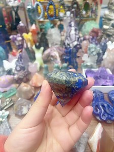 Which lapis lazuli carving would you keep?❤️ #crystalshop #crystalcarvings #crystalwholesale #lapislazuli | Appreciation of Rough Crystal