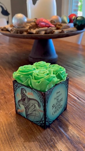 Grab this hand-made rose display for your Oogie Boogie fan, before Christmas!🎄 #nightmarebeforechristmas #oogieboogie #roseshirexdisney | RoseShire