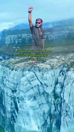 Perang Gerilya Egianus Kogoya di Papua: Semangat Perlawanan yang Menginspirasi Egianus Kogoya adalah salah satu tokoh penting dalam sejarah perjuangan rakyat Papua, khususnya dalam konteks perang gerilya melawan penjajahan dan penindasan. Konflik di Papua telah berlangsung lama, dengan berbagai bentuk perlawanan yang dilakukan oleh masyarakat lokal untuk mempertahankan hak dan wilayah mereka. Perang gerilya yang dipimpin oleh Egianus Kogoya merupakan simbol keberanian dan keteguhan hati masyarak