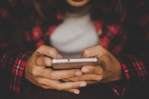 The Advantages and Disadvantages of Communication in an Organization