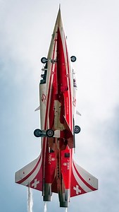🇨🇭PATROUILLE SUISSE FLARES | #F5 #Tiger #freedomfighter #displayteam #ismaeljorda #nikon #aviation #aviationphotography #instaaviation #instagramaviation #aviationlovers #aviationgeek #plane #planespotting #airplane #potd #pictureoftheday #pilot #pilotlife #aviationphoto #airshow #aircraft #avgeek #aviationdaily #instaplane #pilotslife | ismaeljorda.com - Aviation Photo
