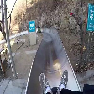 22K views · 283 reactions | 這個溜滑梯好炫唷～～～ Credit / Wild & Free Travel | 動漫科技幫 | Facebook