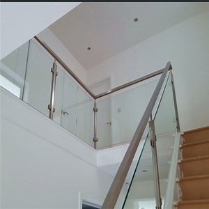 [Hot Item] Made in China Factory Supply Cable Railing Posts Glass Railing