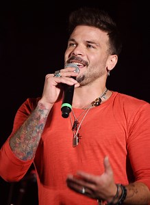 Pedro Capo Sings New Life Into Classic Latin Pop Tracks From The ’90s