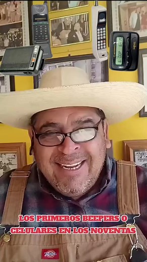 LOS PRIMEROS BEEPERS Y CELULARES DE LOS 90s #historia #beeper #cellular #tecnologia #dj #beepers #cellphone #motorola #1990s | El Viejon Bravo