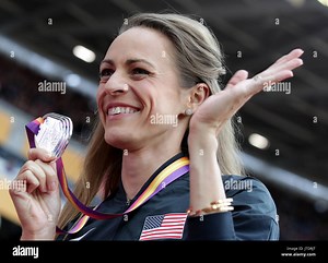 USA's Jennifer Simpson (silver) on the podium for the Women's 1500m during day five of the 2017 IAAF World Championships at the London Stadium. PRESS ASSOCIATION Photo. Picture date: Tuesday August 8, 2017. See PA story ATHLETICS World. Photo credit should read: Yui Mok/PA Wire. RESTRICTIONS: Editorial use only. No transmission of sound or moving images and no video simulation Stock Photo - Alamy