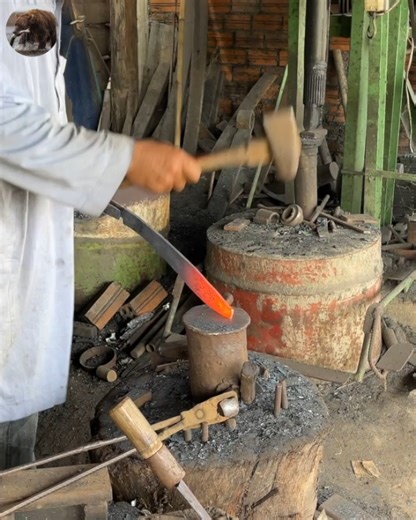 1.9K views · 24 reactions | How to make a machete #How #AmaZing #reelsfb #blacksmith #handmade #homemade #metalworks #metal | METAL WORKS | Facebook