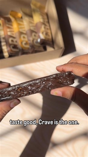 Love chocolate but want to keep it healthy? Meet Crave Protein Bars—creamy nut butter, crunchy nuts, and crispy wafers, all wrapped in rich chocolate. It’s indulgence without the guilt. 🍫💪 🟢 15g Plant Protein 🟢 100% Vegan 🟢 No Added Sugar | Green Protein