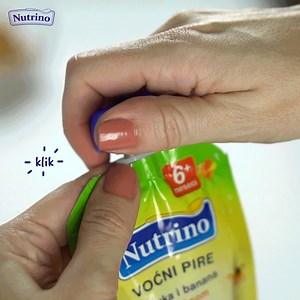 Nutrino pirei u mekanoj pauč ambalaži, pravljeni su tako da budu praktični za nošenje i obroke van kuće. Osluhnite, potrebno je da klikne pri prvom otvaranju kako biste bili sigurni da je pakovanje prvi put otvoreno😊 Pišite nam u komentarima koja kombinacija okusa je omiljena vašem mališanu. 😋 ❤️ | Nutrino