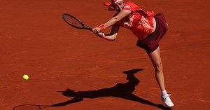 Ons Jabeur eases past Bernarda Pera to reach quarter-finals of French Open