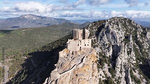 Château de Quéribus dans l'Aude (Occitanie, France) Forteresse royale du languedoc