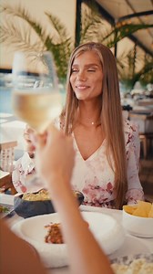 Тирокафтери носи духа на Средиземноморието в уютната обстановка на Captain Cook. | Captain Cook Fish and Beef Restaurants
