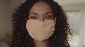 「Close Woman Wearing Cloth Mask」の動画素材（ロイヤリティフリー）1095705127 | Shutterstock