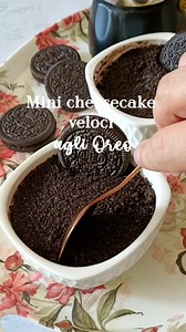 2.6K views · 29 shares | MINI CHEESECAKE VELOCI  senza gelatina e senza cottura 朗solo 5 ingredienti e 5 minuti per prepararle e nascono dei dessert monoporzione sfiziosi e troppo buoni a cui è davvero impossibile resistere ✨ https://blog.giallozafferano.it/lericettedisimo/ricetta-mini-cheesecake/ | Le Ricette di Simo e Cicci | Facebook