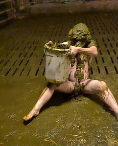 Shit bucket challenge - video 2