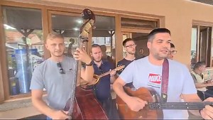 JANJEVO - Janjevci sa svih strana na okupu prije hodočašća Majci Božjoj u Letnicu / Video: Fenix (Vlaho Mazarekić) | Fenix Magazin / Fenix-magazin.de