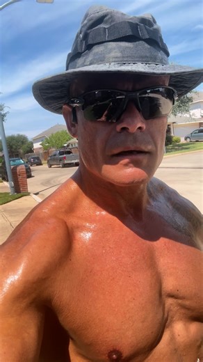 Heat Run Sunday and yes it was a little spicy outside but it can always be worse. Again, if you’re not fueling your body properly, staying hydrated and putting in consistent work then don’t wonder why you’re not seeing any changes. Just get used to staying the same. #lifestylechange #fitlife #mindset #noexcuses #dontbelazy #nobitchfibers #healthybody #healthymind | Beast Camp Training