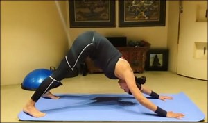 Sushmita Sen Looks Too Flexible to Possess a Bone And This Sultry Workout Video is Proof!