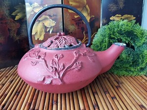 Gorgeous Large Red Cast Iron Japanese Tetsubin Tea Kettle. This Hefty 9 Lb Large Red Cast Iron Teapot is a Staple in Steeping Asian Tea. - Etsy