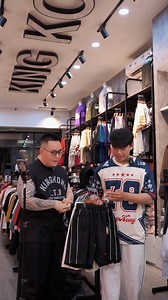 Chiếc quần Short KingKong Cotton Thể Thao có logo cao su bền😍 con này có 3 màu Đen x Nude x Nâu phối với áo jersey hoặc áo oversize đi tập hay đi chơi đều đẹp😝 nhanh tay chốt đơn để nhận ưu đãi ngay nhá 🔥 #bảokongchúa #kingkongsportwear #dotapgymkingkong #quanaokingkong | Kingkong Sportwear Hồ Chí Minh