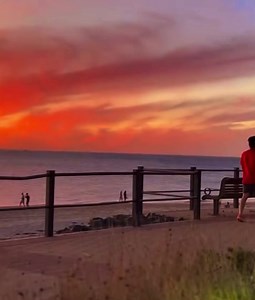 25 reactions | Breathtakingly beautiful sunset at Brighton Beach tonight  | South Australia Events and Tourist Attractions | Facebook