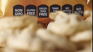 NOVACRISP Plant Based Cassava Chips & Crisps | Certified Gluten Free, Non GMO, Vegan, Healthy Snacks | Air Popped, Never Fried, Low Calorie Snack Packs, Nut Free, & Kosher (Sweet Onion, 4 Ounce (Case of 4))