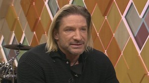 Pintér Tenyát nem lehet pénzért megvenni egy éjszakára sem?