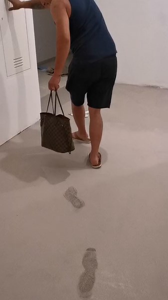 Oh no.. #microcement #mikrozement #fugenlos #baustelle #vienna #fyp #fy #bauTagebuch