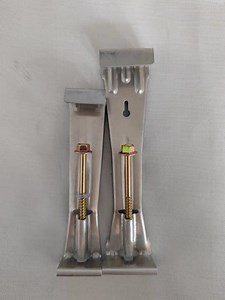 [Hot Item] 5"6"Aluminum Rain Hidden K Style Gutter Hanger with Screw for Gutter Accessories