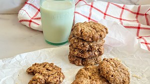 Vegan Chewy Oatmeal Cookie Recipe - Tasting Table