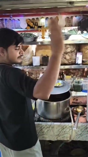 #pandharkawada #chillipanipuri #indianstreetfood #food #panipuriviajes #tasteofindia #panipuri