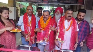 “ Press release " *Chief Guest:- Shri Vikram Randhawa* *(Former MLC BJP)* inaugurated langar for (SAJYWS) -Chandel ==================== (Rajkumar Goyal - appealed to the people to come forward and support the langar organizations) JAMMU 24 JULY./.*Today in the langar of Shri Amarnath Ji Yatra Welfare Society *Chief Guest:- Shri Vikram Randhawa* *(Former MLC BJP)* Inaugurated the langar organized by the Society at Baba Purnath Mandir, Bhagwati Nagar for the 24 consecutive day today in Jammu. Lang