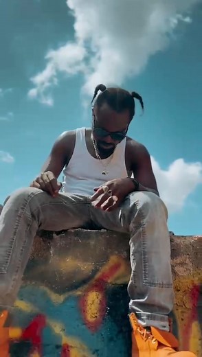 Real streets. Real stories. Raw truth. Where the pavement speaks louder than words. Please support my music AHIAFOMBA Ne problem. https://unitedmasters.com/m/ahiafomba https://audiomack.com/starboycatom/song/ahiafomba?share-user-id=121965931 https://music.apple.com/gh/album/ahiafomba-feat-fali-finest/1846725563?i=1846725564 | Nana Bosomah