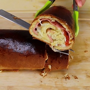 3.1K views · 54 reactions | Homemade stuffed bread | Joice Recipes | Facebook