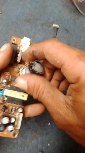 Electrolytic capacitor. Aluminum can with aluminum foil inside. #scrap #ewaste #capacitor #electronics | Kodir