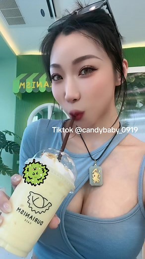 😋😋 #夏晴子 #XiaQingZi #榴槤 #durian #yummy #fyp #ootd #紀錄真實生活 #泰國 #泰國旅遊 #芭達雅 #thailand #pataya #travel #vacation