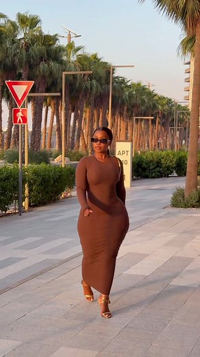 MEL_LEN: Celebrating Thick and Curvy Models