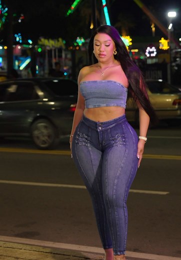 CHICAS MIREN ESTE NUEVO LIPO JEANS 😍 CHICA DA SILVA COLECCIÓN “ DIOSAS DEL CARIBE” DISPONIBLE A PARTIR DE MAÑANA VIERNES DESDE LAS 9:00 A.M ❤️‍🔥 📢 SKINNY✨ EDICIÓN LIMITADA💫 COSTO RD$3,150 / $60US TALLAS: •XS •S• M• L MARCA: LIPOJEANS WhatsApp 829-905-6546 Santo Domingo 829-428-5729 Santiago Modelo: @kattferreras Realizamos Envíos 📦 Nacionales e Internacionales Nota importante: Cada diseño de Lipo Jeans Es Limitado, se fabrican 1/50. #lipo #jeans #tendencia