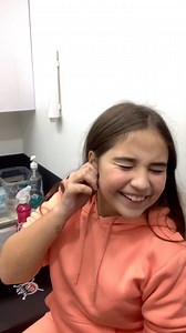 ⚠️ Conteúdo importante ⚠️ As perfurações, por mais simples que possam parecer, precisam de um cuidado especial, desde a limpeza dos equipamentos, assepsia e atenção na hora da perfuração ✔️ O mais indicado, seja para um bodypiercing ou uma simples perfuração de orelha, é que se procure um profissional qualificado e que atenda todos os requisitos falados acima 😉 Só quem já teve uma perfuração mal sucedida sabe o quão incômodo isso pode ser. Agora se a gente for pensar em uma criança… É bem pior 