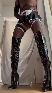 CD Ivona Nyloncum-French maid playtime