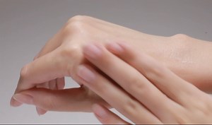 Watch Derma B Daily Moisture Body Lotion on Amazon Live