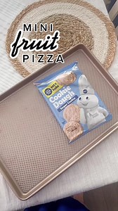 fruit pizza just in time for summer ☀️ #fruitpizza #summerdessert #summerfood #partyideas | Kilee Rainbow